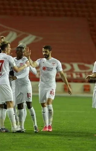 Sivasspor, Gaziantep'te tek attı 3 aldı (Gaziantep FK 0 - 1 Sivasspor MAÇ SONUCU ÖZET)