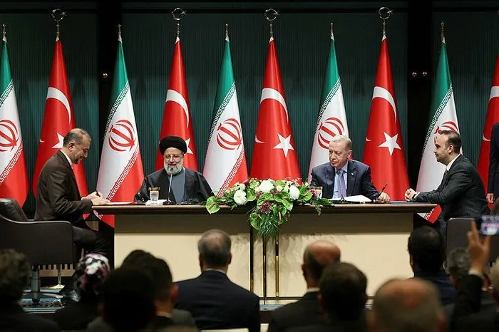 10-yeni-anlasmanin-imzalari-atildi-baskan-erdogan-ve-iran-cumhurbaskani-reisi-ortak-basin-aciklamasi-terorle-m-1706114328733.jpeg