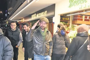 Cemal Hünal asker selamı verdi