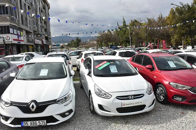 Sahibinden satılık 100.000 TL altı araçlar! Bu fiyatlar bir daha görülmez! Anlık değişiyor herkes şaşkın! Ford, Opel, Peugeot...