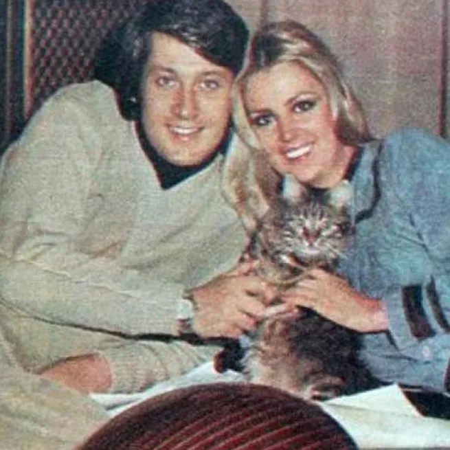 Başka Bir Gün'ün Güngör'ü meğer bir dönem Yeşilçam yıldızıyla evliymiş! Nur Sürer'in eski eşi bakın kim... - 8