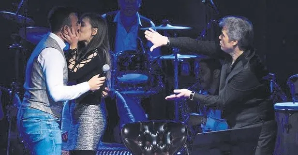 Cengiz Kurtoğlu’na sahnede öpücük şoku!