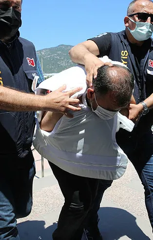 Muğla'da polis memuru Ercan Cangöz'ü şehit edenler adliyeye sevk edildi! Dikkat çeken görüntü!