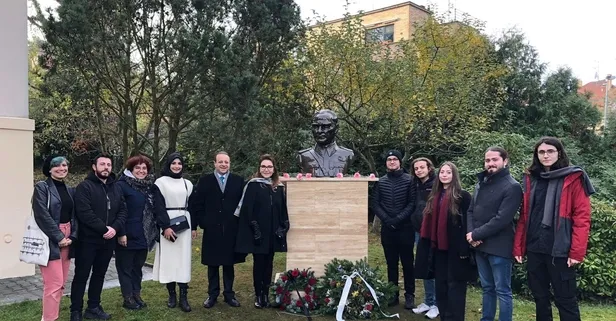 Prag'da Atatürk heykeline engel! Yine lobiler mi? Prag Büyükelçisi Egemen Bağış'tan flaş açıklama