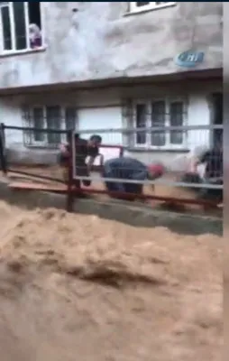 İstanbul Sarıyer'de sel baskını