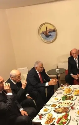 Liderler Meclis'te bir araya geldi