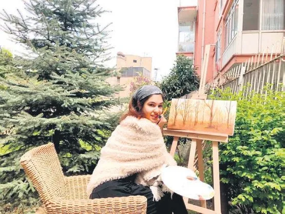 oyuncu-guzide-cigdem-akinda-resim-akimina-uydu-1588112116731.jpeg Oyuncu Güzide Çiğdem Akın da resim akımına uydu-1