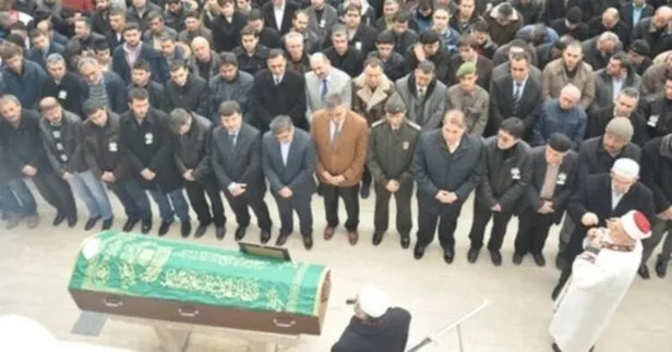 giyabi-cenaze-namazi-nedir-caiz-mi-giyabi-cenaze-namazi-ne-zaman-nasil-kilinir-giyabi-cenaze-namazina-nasil-ni-1676574872694.jpg Gıyabi cenaze namazı ne zaman, nasıl kılınır? Gıyabi cenaze namazı nedir, caiz mi? Gıyabi cenaze namazına nasıl niyet edilir?-4
