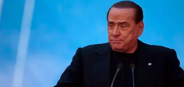 Berlusconi senatodan ihraç edildi!