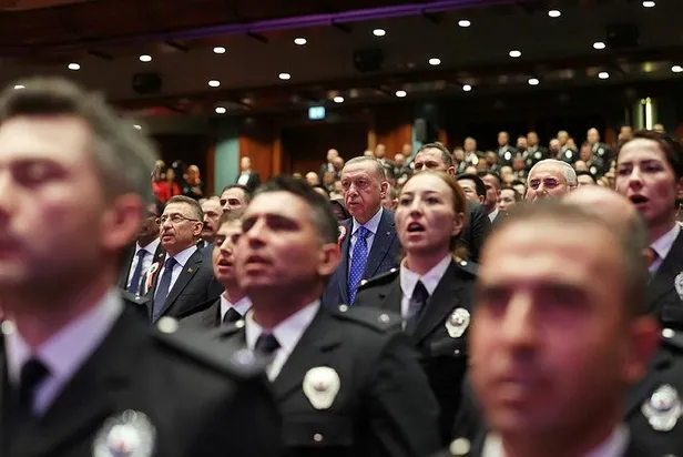 baskan-erdogan-polis-akademisi-polis-amirleri-egitimi-merkezi-6-donem-mezuniyet-toreninde-aciklamalarda-bulund-1667323518565.jpeg