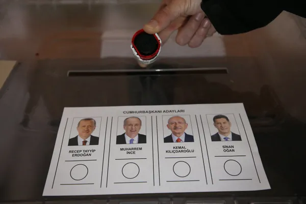 Son hazırlıklar tamamlandı: Yurt dışı seçmen sandık başında! Pusula fotoğrafları gelmeye başladı-10