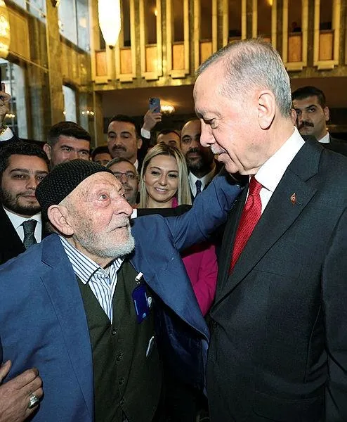 baskan-erdogandan-katil-netanyahuya-sert-sozler-gazze-kasabi-1701260408799.jpeg Başkan Erdoğan'dan katil Netanyahu'ya sert sözler: Gazze Kasabı!-9