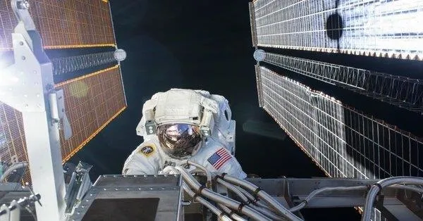 Fransız astronot Twitter'dan fotoğraf paylaştı: Uluslararası Uzay İstasyonu'nda film keyfi-4