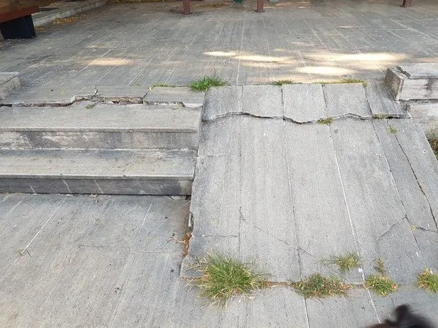 CHP'li İBB'nin ilgisizliği yüzünden Yıldız Korusu can çekişiyor! Elektrik yok mermerler kırık-2