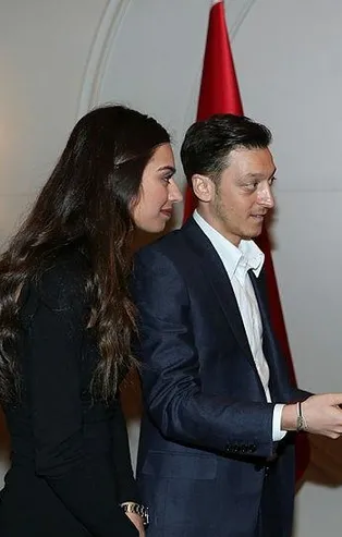 Bild,  Özil'in Başkan Erdoğan ile aynı karede yer almasını yine sindiremedi