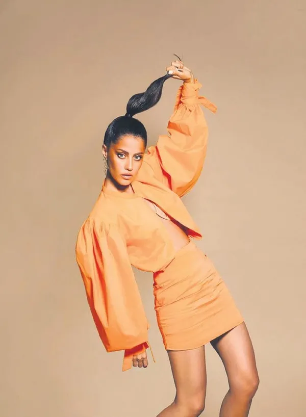 azeri-sarkici-gunel-zeynelova-vefali-cikti-ahmet-selcuk-ilkani-gorunce-bakin-neler-soyledi-1635198516737.jpeg Azeri şarkıcı Günel Zeynelova vefalı çıktı! Ahmet Selçuk İlkan'ı görünce bakın neler söyledi-3