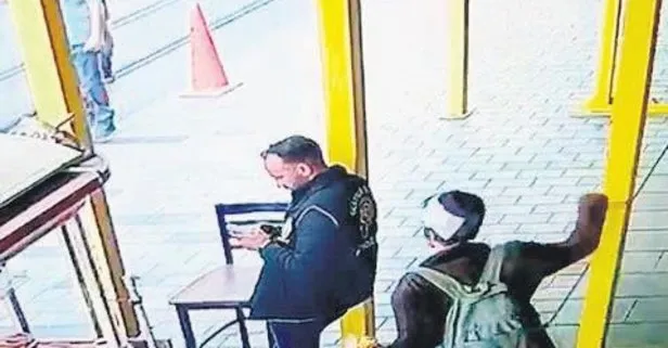 İstiklal Caddesi'nde polise bıçaklı saldırı!