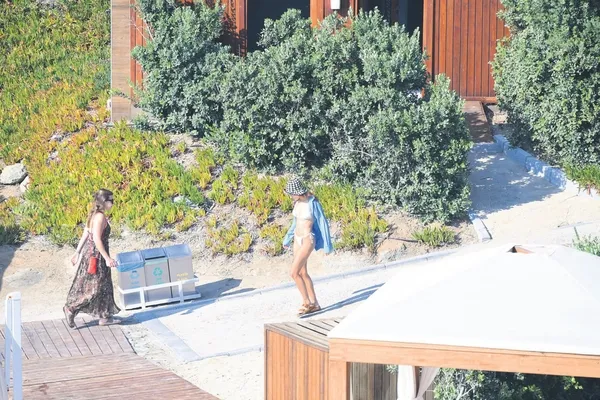 dogum-gunu-surprizi-unlu-abdli-sarkici-dante-thomas-arkadasi-icin-sahne-aldi-1688845655845.jpeg Doğum günü sürprizi! Ünlü ABD’li şarkıcı Dante Thomas arkadaşı Muhammed Gömük için sahne aldı-8