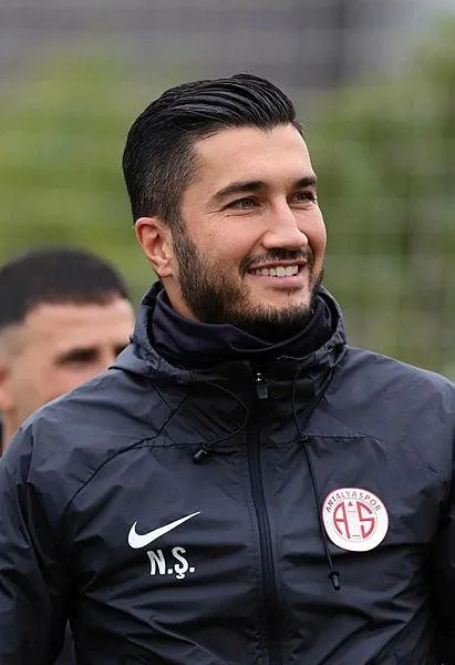 son-dakika-haberleri-borussia-dortmundun-nuri-sahin-icin-odedigi-bonservis-bedeli-belli-oldu-1703950674974.jpeg Son dakika haberleri: Nuri Şahin Süper Lig tarihine geçti! Bonservis bedeli belli oldu-3
