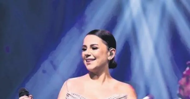 Güzeş şarkıcı Merve Özbey 2025’ten umutlu!
