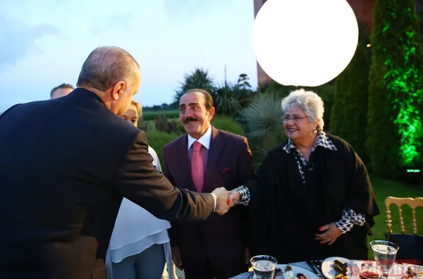 Cumhurbaşkanı Erdoğan İstanbul'da sanatçı ve sporcularla iftar yaptı - 4