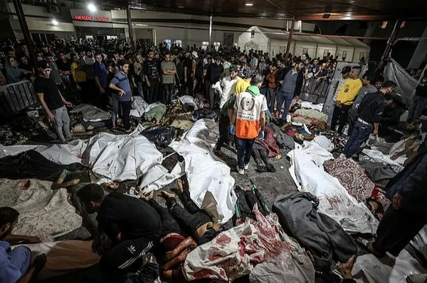islam-dunyasinin-en-aci-gecesi-i-barbar-israil-gazzede-hastaneye-saldirdi-unlulerden-sert-tepki-doyamadin-kana-1697576179127.jpeg İslam dünyasının en acı gecesi I Barbar İsrail Gazze'de hastaneye saldırdı! Ünlülerden sert tepki: "Doyamadın kana, doyamadın vahşete..."-3