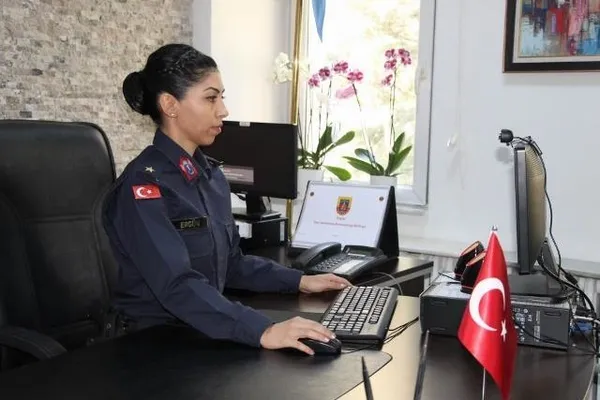 gorenler-saskinliklarini-gizleyemiyor-nevsehir-ve-kayseride-iki-komsu-ilce-iki-kadin-tegmene-emanet-1627022430224.jpg Görenler şaşkınlıklarını gizleyemiyor! Nevşehir ve Kayseri'de iki komşu ilçe iki kadın teğmene emanet-7