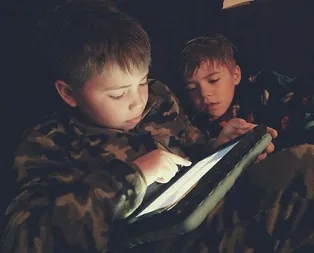 Anne-Babalar ’Mavi ışık’ tehlikesine dikkat!