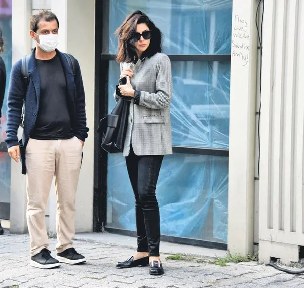 kuskun-nesrin-1604010971732.jpeg Nesrin Cavadzade: Sizinle konuşmuyorum-2