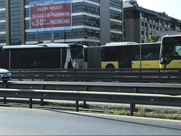 Küçükçekmece'de metrobüs durakta bekleyen diğer metrobüse arkadan çarptı! 24 kişi yaralandı-4