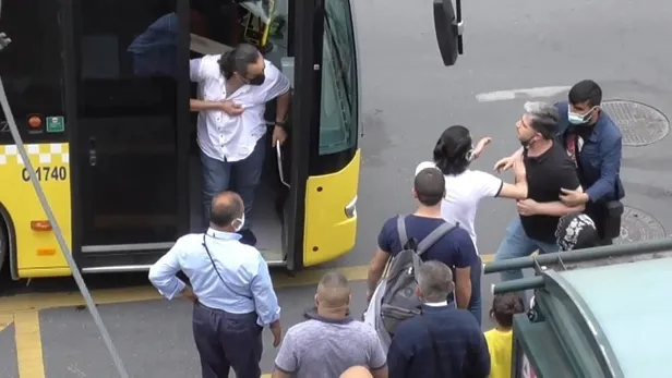 Kadıköy’de durak kavgası: İETT şoförü ile yolcu birbirine girdi-3
