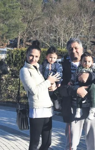 Yapımcı Mustafa Uslu ve eşi Sinem Öztürk'ten hafta sonu keyfi