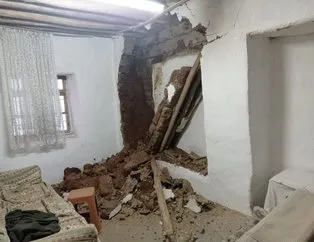 Ölümden döndüler! Kar evin duvarını çökertti
