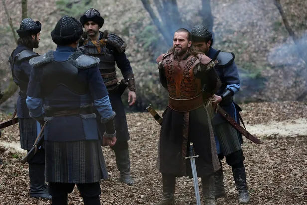 dirilisin-ertugrulu-karadenizin-efsanesi-firtinalar-estiriyor-barbaros-cihana-diz-cokturecek-1604689213656.jpg