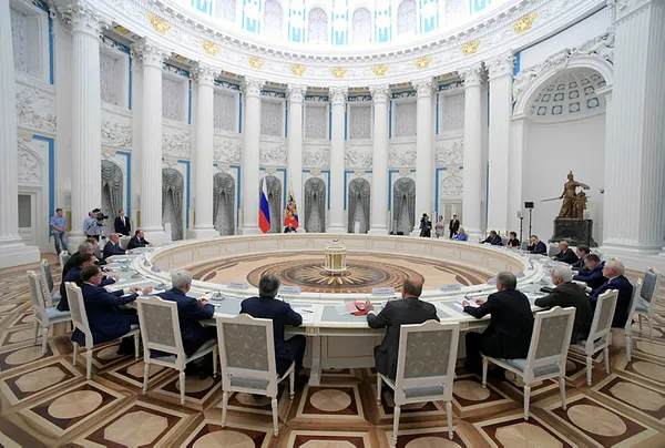 putinden-batiya-gozdagi-bizi-savas-alaninda-yenmek-istiyorsa-birakin-denesinler-1657225027499.jpg Putin'den Batı'ya gözdağı: Bizi savaş alanında yenmek istiyorsa, bırakın denesinler-3