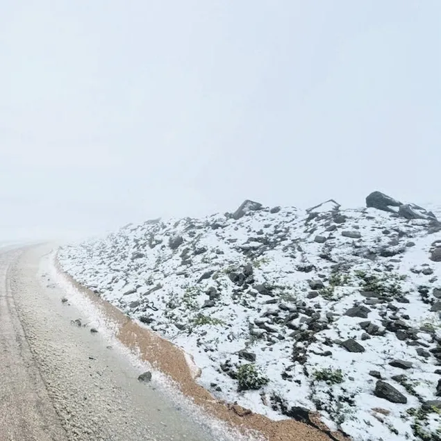 Bir yanda yangın bir yanda lapa lapa kar