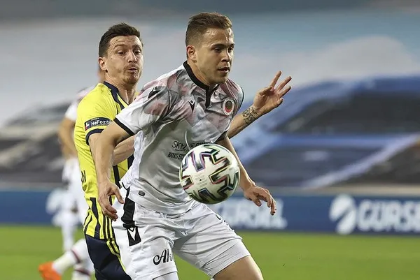 fenerbahce-kadikoyden-cikamadi-fenerbahce-1-2-genclerbirligi-mac-sonu-ozet-1615745068091.jpeg Fenerbahçe Kadıköy'den çıkamadı! (Fenerbahçe 1-2 Gençlerbirliği MAÇ SONU / ÖZET)-7