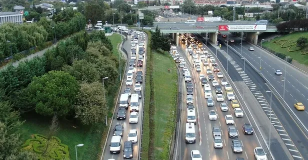 İstanbul'da trafik çilesi: Yoğunluk yüzde 70'e dayandı | YOL DURUMU