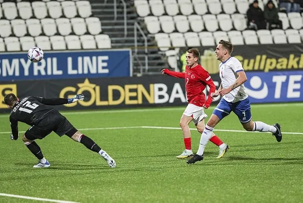 utanc-gecesi-stefan-kuntz-ile-yeni-bir-husran-daha-yasadik-1664145870614.jpeg Utanç gecesi! Stefan Kuntz ile yeni bir hüsran daha yaşadık-3