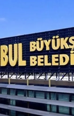 İBB hizmet anlayışında sınır tanımıyor! Davutpaşa metro durağındaki çalışmayan merdiven değil arıza panosu yenilendi!