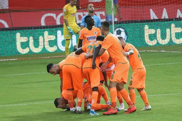Süper Lig'de lider yeniden Aytemiz Alanyaspor! Aytemiz Alanyaspor 5-2 Çaykur Rizespor (MAÇ SONUCU)-1