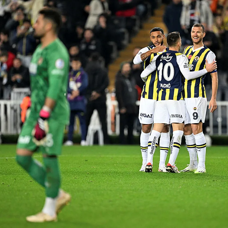 Beşiktaş - Fenerbahçe derbisinde 11'ler belirlendi! Stoperde sürpriz kararlar - 15