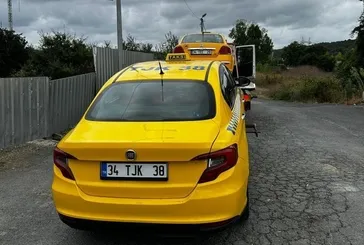 Turist bekleyen taksicilere para cezası ve trafikten men