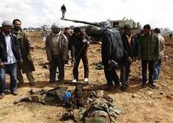 Amaç Kaddafi’yi devirmek değil