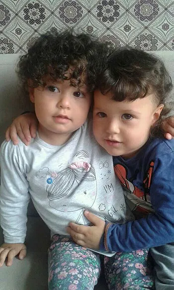 Bu acıya yürek dayanmaz! Üzerlerine kaynar süt dökülen ikizleri ölüm ayırdı-2