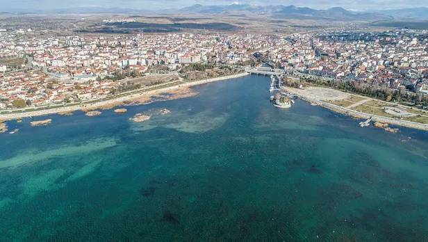 Türkiye'nin en büyük tatlı gölü Beyşehir kuruma tehdidi ile karşı karşıya!-2