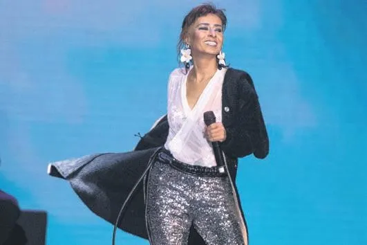 kalp-yarasinin-feriti-gokhan-alkan-aska-geldi-sevgilisi-nesrin-cavadzade-ile-romantik-pozunu-paylasti-1633643715657.jpeg Kalp Yarası'nın Ferit'i Gökhan Alkan aşka geldi! Sevgilisi Nesrin Cavadzade ile romantik pozunu paylaştı-12