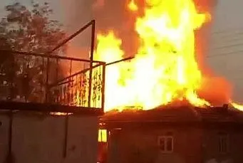 Prizde unutulan şarj aleti evi yaktı
