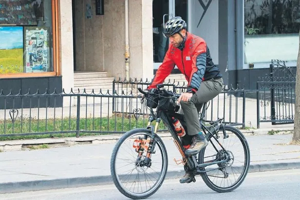 zelenskinin-25-yil-onceki-sozleri-yayinlandi-bir-gun-onemli-biri-olacagim-tank-isteyecegim-rusyaya-karsi-savas-1674954621287.jpeg Zelenski’nin, 25 yıl önceki sözleri yayınlandı: Bir gün önemli biri olacağım tank isteyeceğim, Rusya’ya karşı savaşacağım...-5