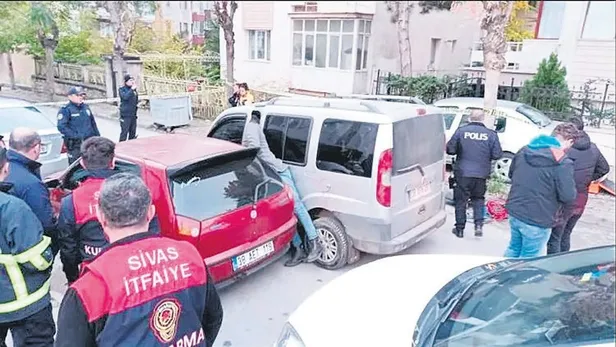 altili-oynayan-mumin-giriz-kuponu-yatinca-hincini-jokey-menderes-avsardan-cikardi-1668123407896.jpeg Altılı oynayan Mümin Gırız kuponu yatınca hıncını jokey Menderes Avşar’dan çıkardı-3